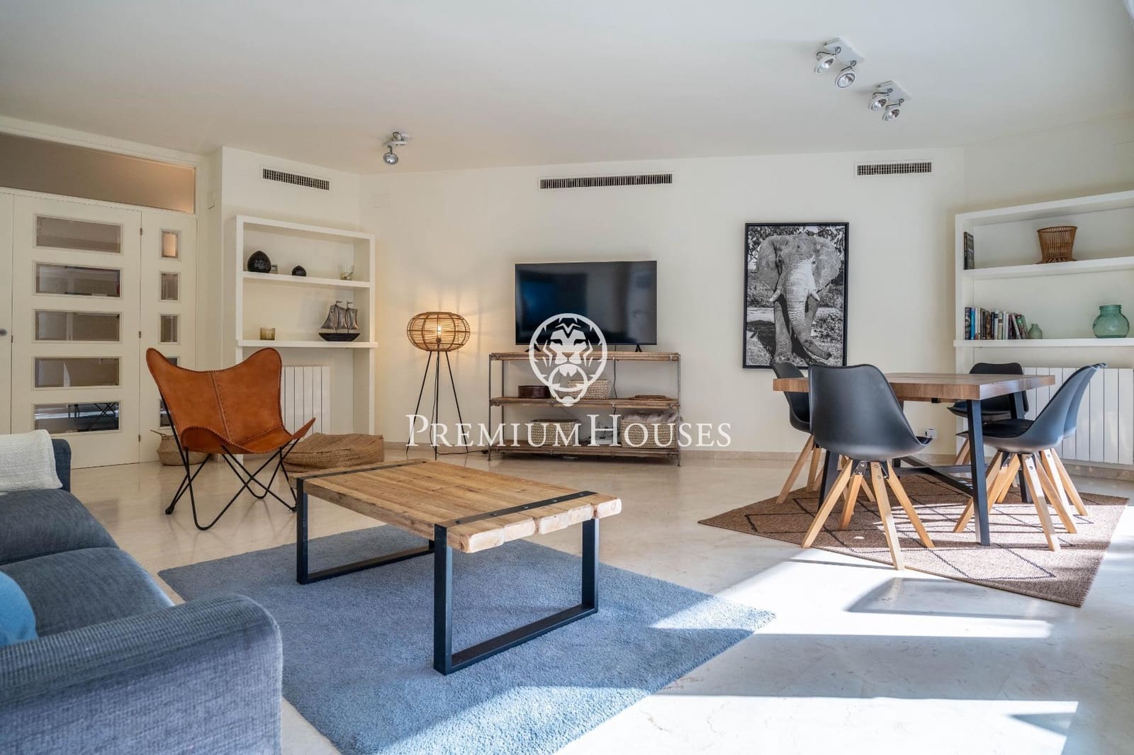 4 bedroom Beach Apartment for sale in Sitges with pool - € 1,490,000 (Ref: 9496409)