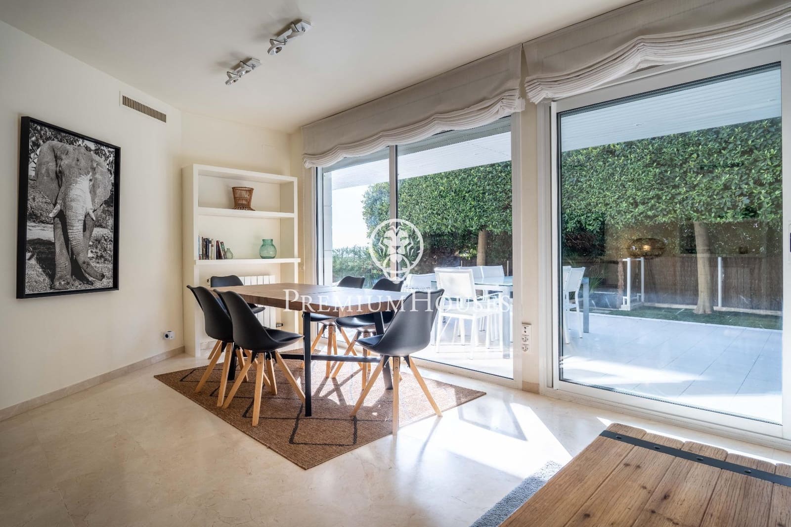 4 bedroom Beach Apartment for sale in Sitges with pool - € 1,490,000 (Ref: 9496409)