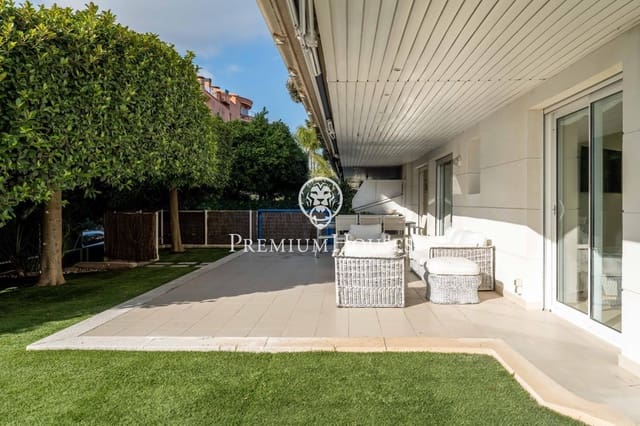 4 slaapkamer Strandappartement te koop in Sitges met zwembad - € 1.490.000 (Ref: 9496409)