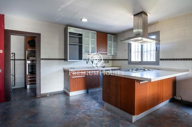 7 chambre Villa/Maison à vendre à Gavà avec piscine garage - 1 500 000 € (Ref: 9496410)