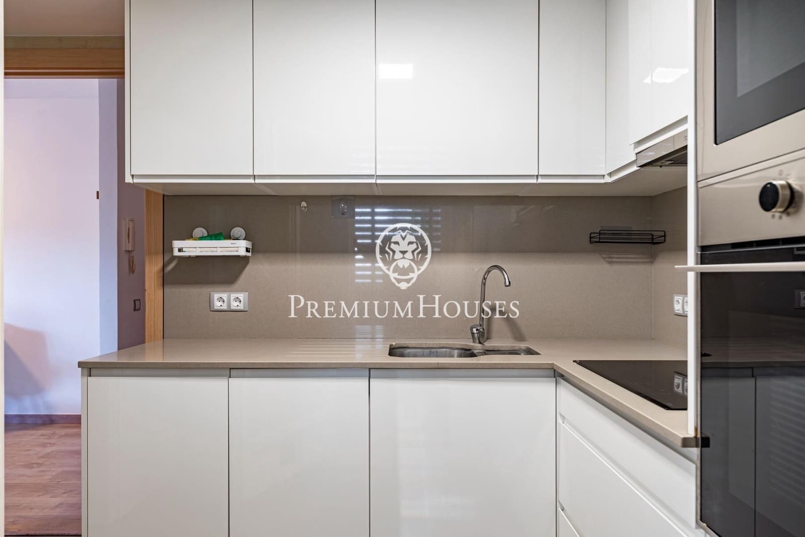 2 makuuhuone Asunto myytävänä paikassa Gava mukana uima-altaan - 320 000 € (Ref: 9519223)