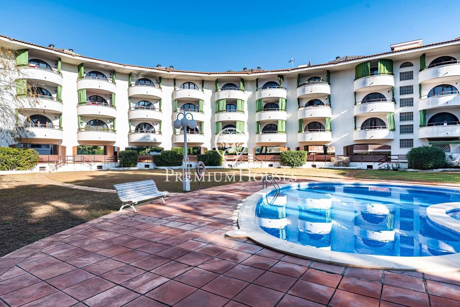 2 makuuhuone Asunto myytävänä paikassa Gava mukana uima-altaan - 320 000 € (Ref: 9519223)