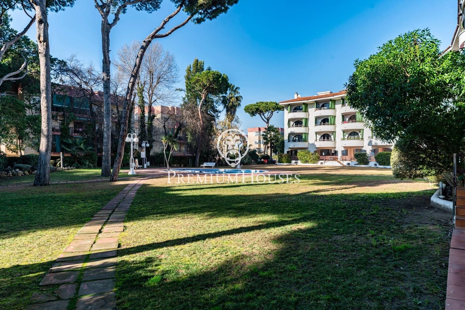 2 makuuhuone Asunto myytävänä paikassa Gava mukana uima-altaan - 320 000 € (Ref: 9519223)