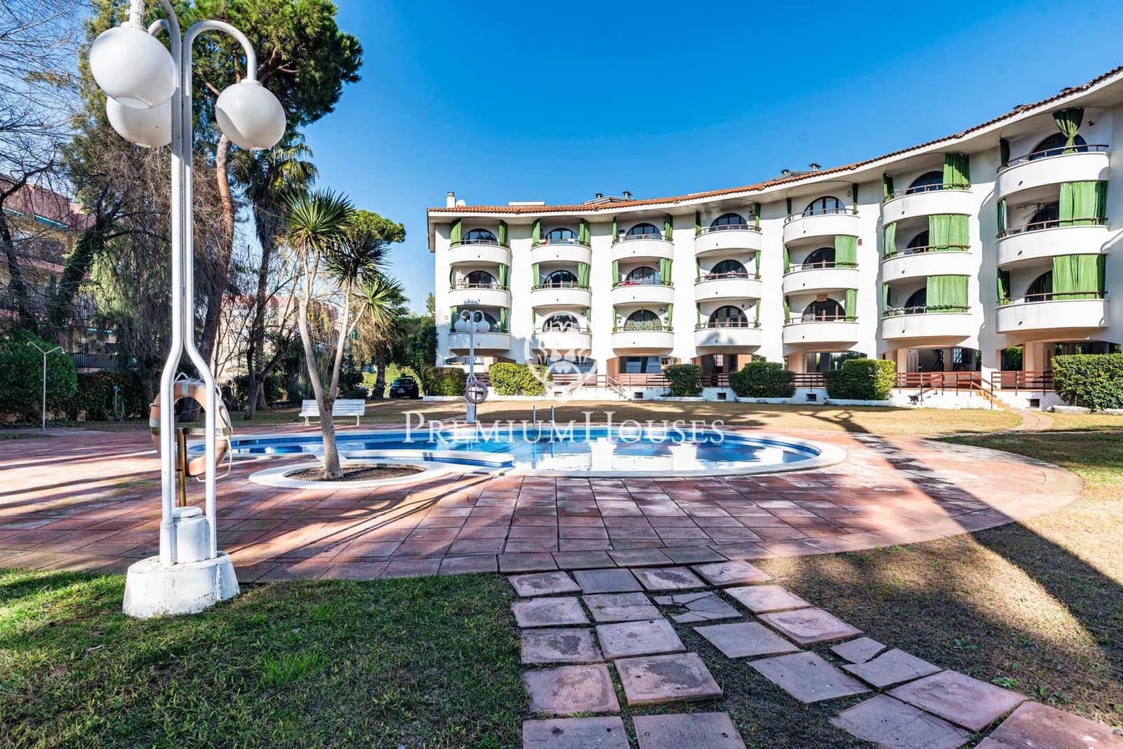 2 makuuhuone Asunto myytävänä paikassa Gava mukana uima-altaan - 320 000 € (Ref: 9519223)