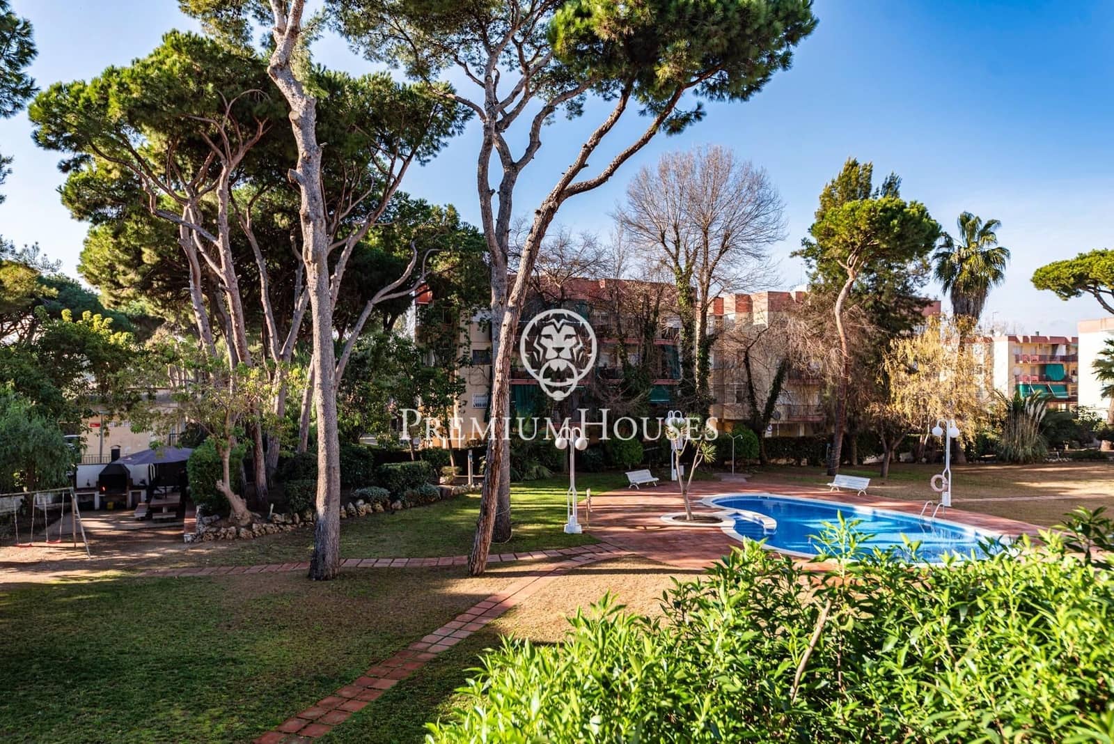 2 makuuhuone Asunto myytävänä paikassa Gava mukana uima-altaan - 320 000 € (Ref: 9519223)