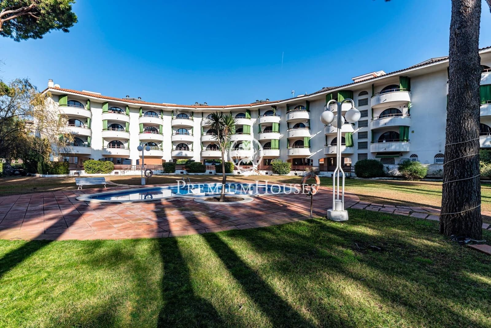 2 makuuhuone Asunto myytävänä paikassa Gava mukana uima-altaan - 320 000 € (Ref: 9519223)