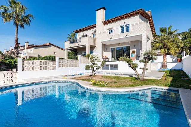 4 slaapkamer Rijtjeshuis te koop in Sitges met zwembad garage - € 1.350.000 (Ref: 9524513)