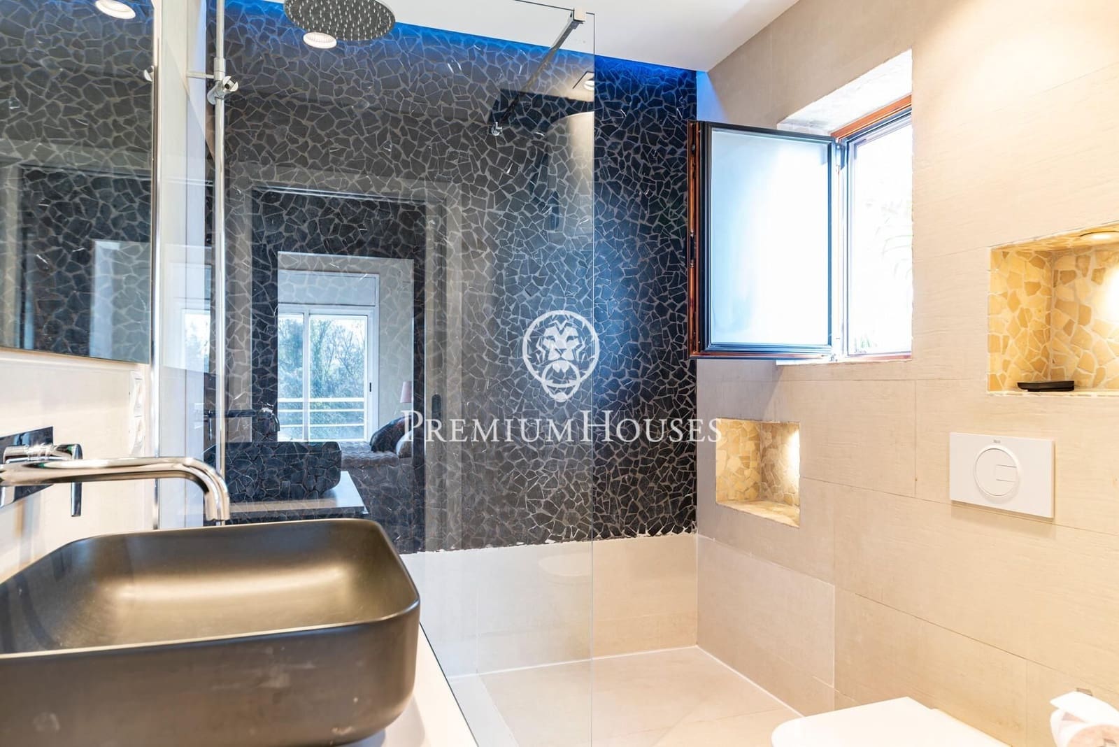 4 bedroom Terraced Villa for sale in Sitges with pool garage - € 1,295,000 (Ref: 9524513)