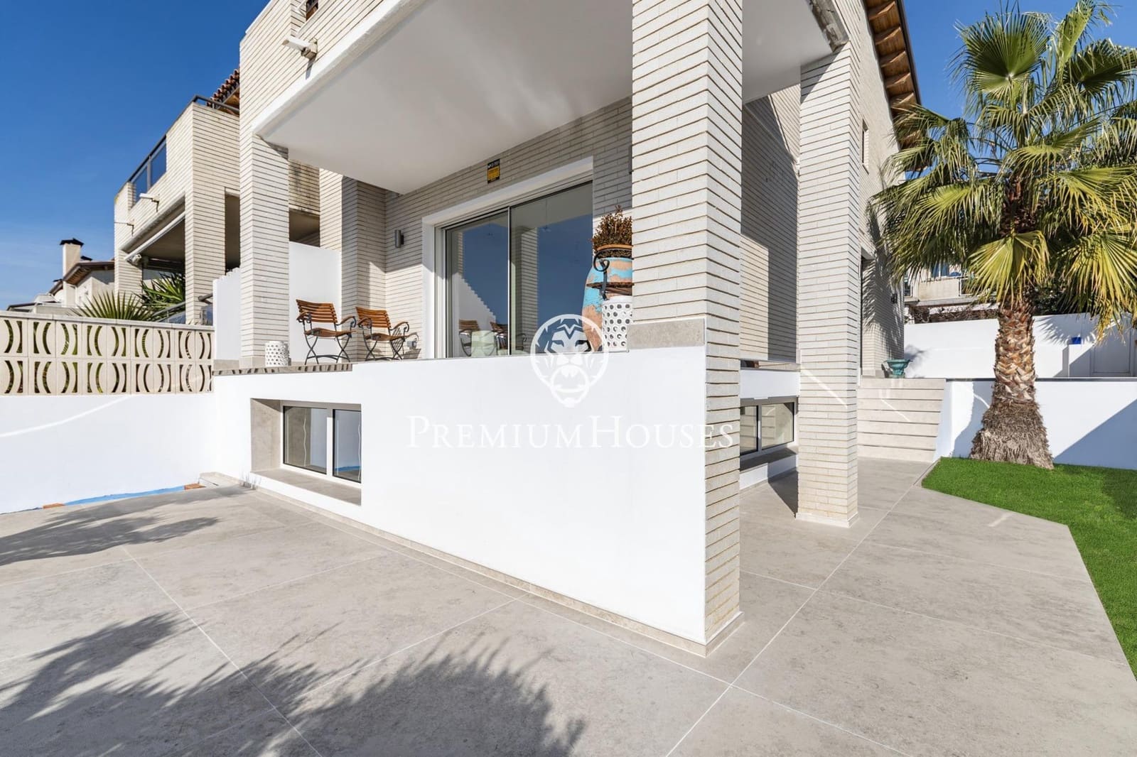 4 bedroom Terraced Villa for sale in Sitges with pool garage - € 1,295,000 (Ref: 9524513)