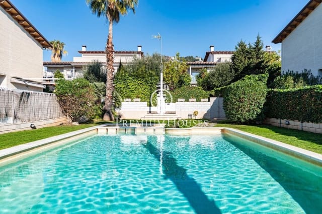 4 slaapkamer Rijtjeshuis te koop in Sitges met zwembad garage - € 1.350.000 (Ref: 9524513)