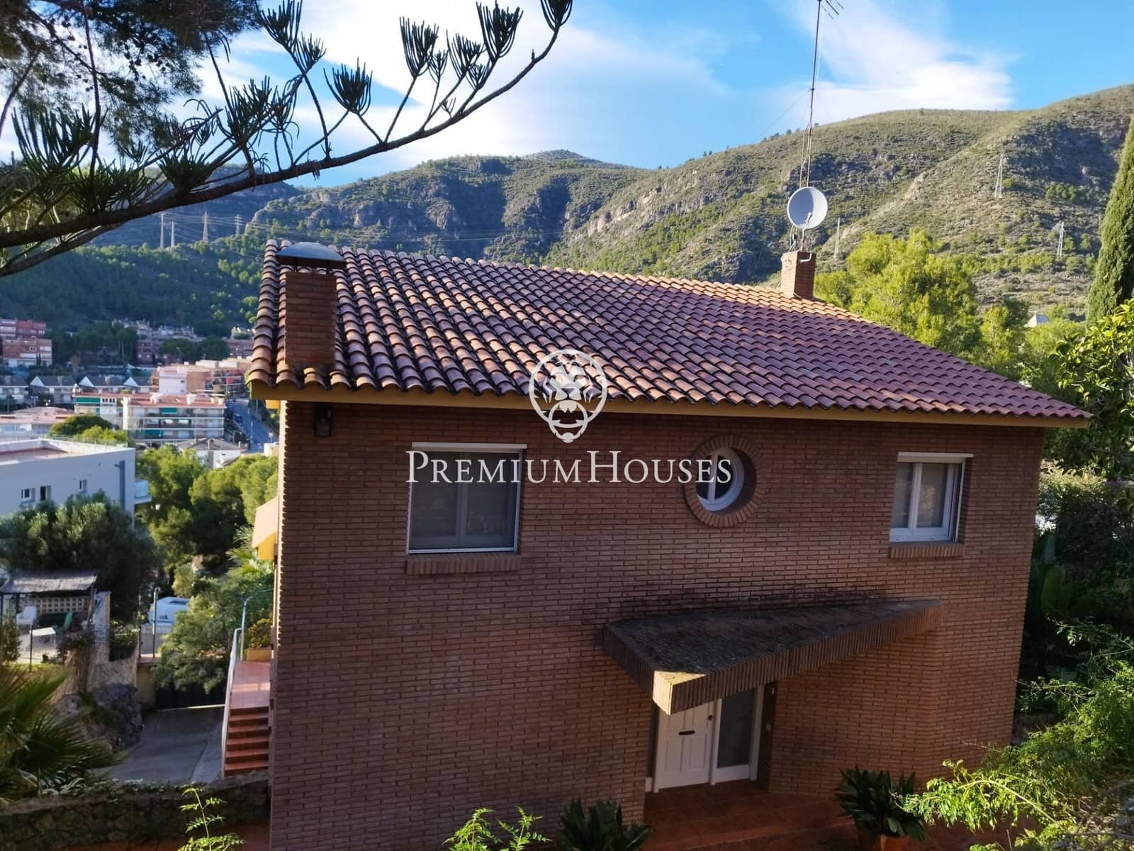 Chalet de 5 habitaciones en Castelldefels en venta con piscina garaje - 1.900.000 € (Ref: 9532106)