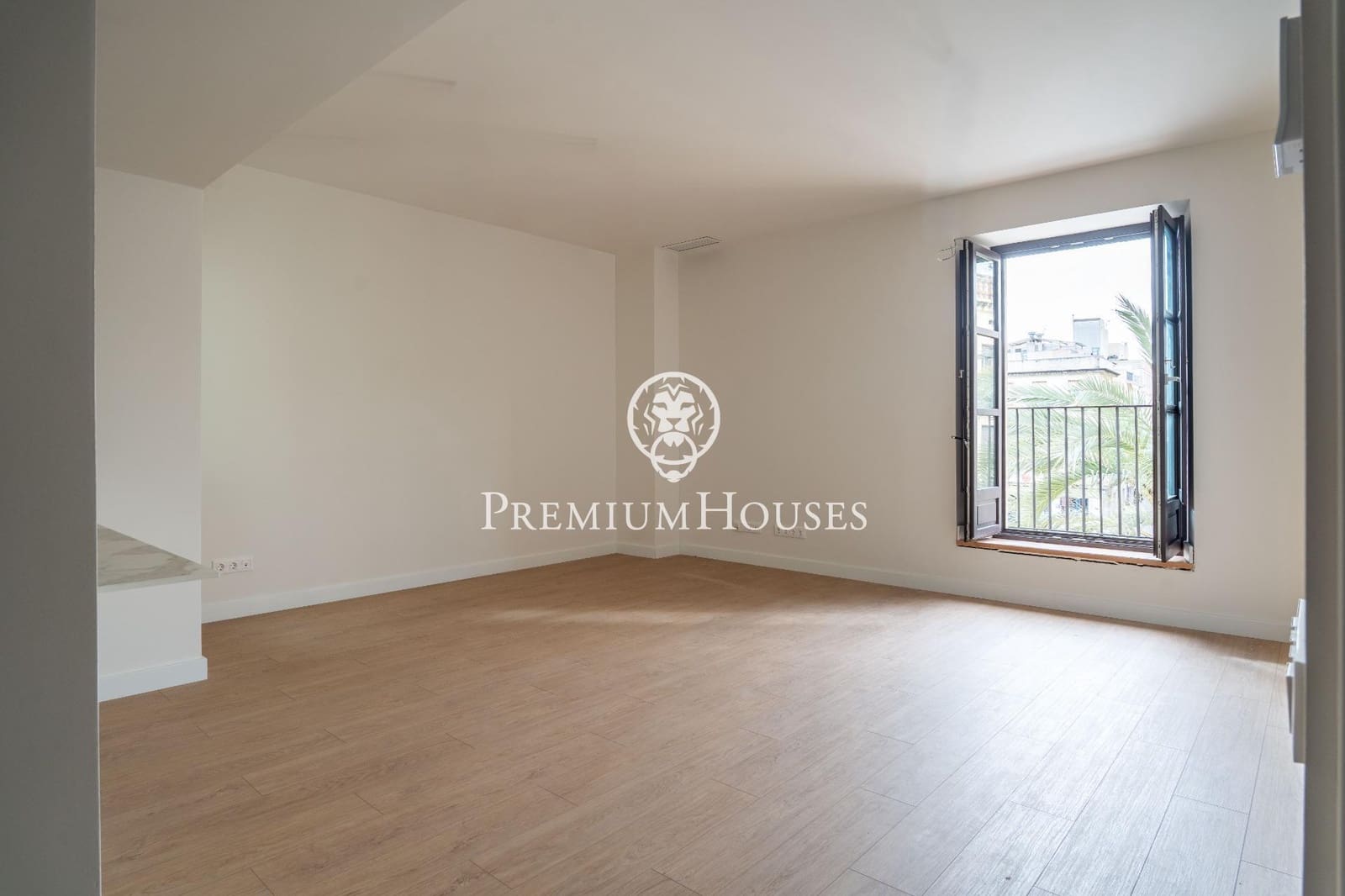 4 bedroom Penthouse for sale in Vilanova i la Geltru with pool - € 840,000 (Ref: 9536101)