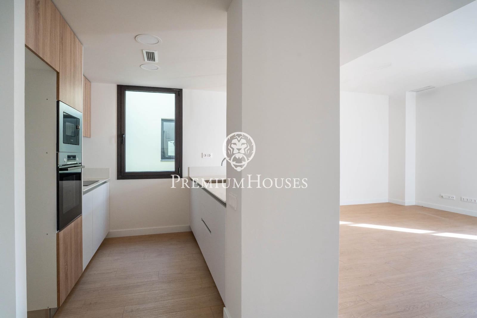 4 bedroom Penthouse for sale in Vilanova i la Geltru with pool - € 840,000 (Ref: 9536101)