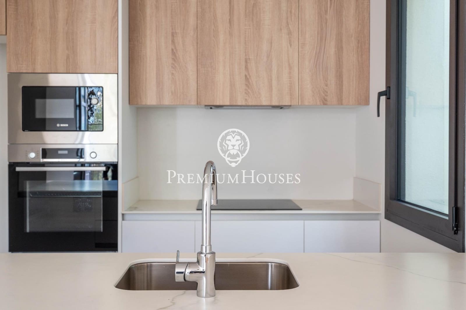 4 bedroom Penthouse for sale in Vilanova i la Geltru with pool - € 840,000 (Ref: 9536101)