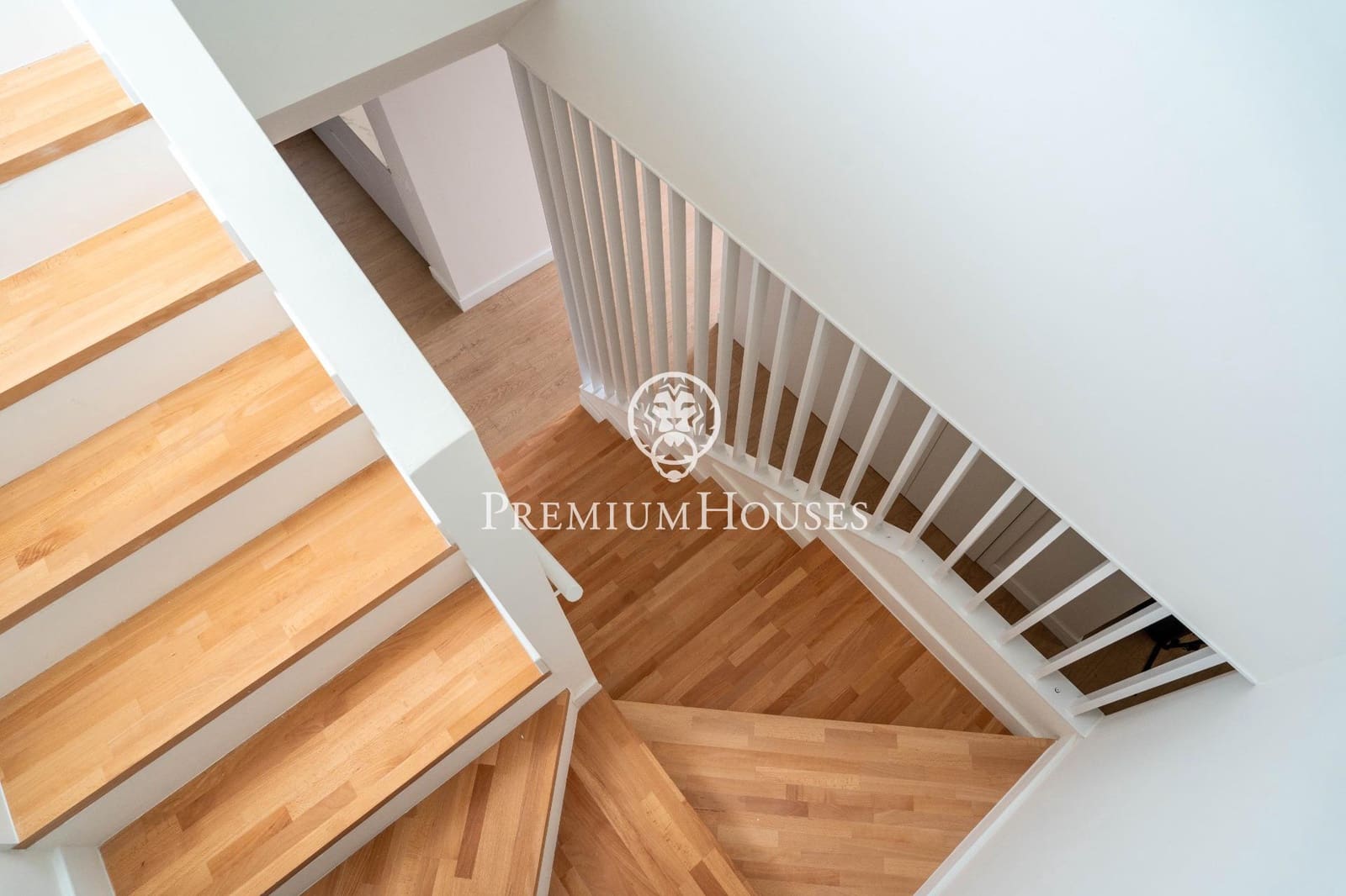 4 bedroom Penthouse for sale in Vilanova i la Geltru with pool - € 840,000 (Ref: 9536101)