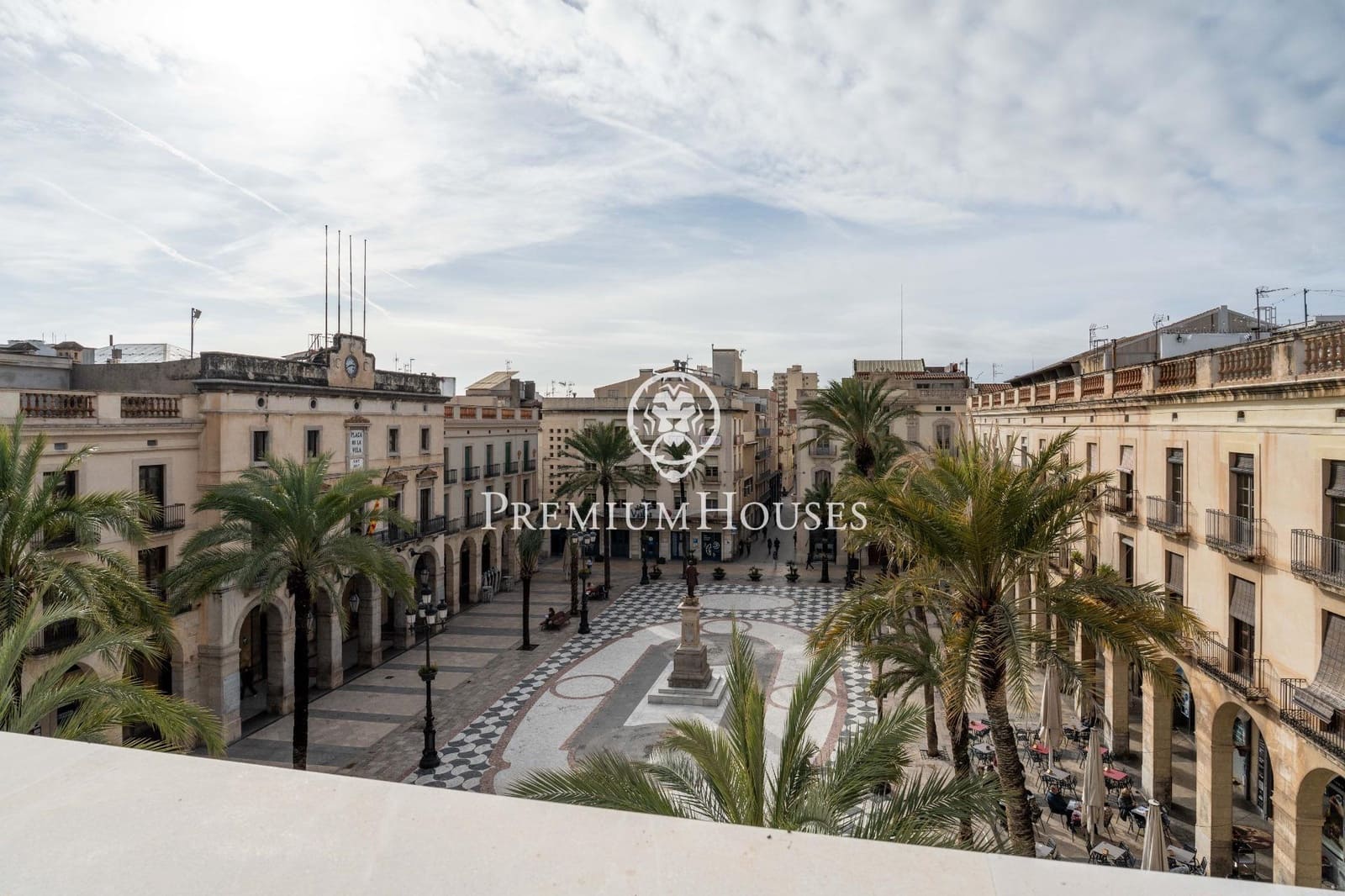 4 bedroom Penthouse for sale in Vilanova i la Geltru with pool - € 840,000 (Ref: 9536101)