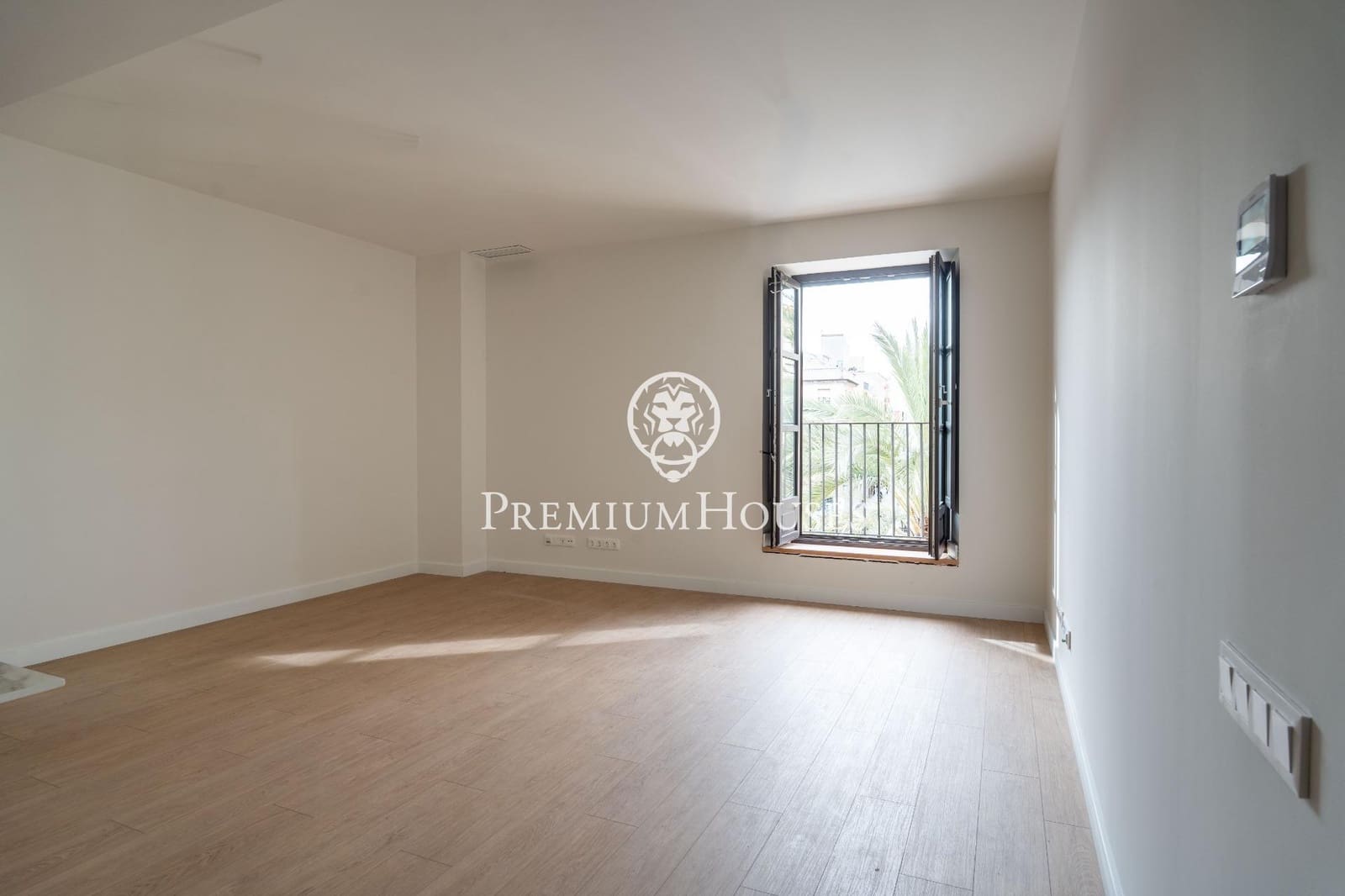 4 bedroom Penthouse for sale in Vilanova i la Geltru with pool - € 795,000 (Ref: 9536101)