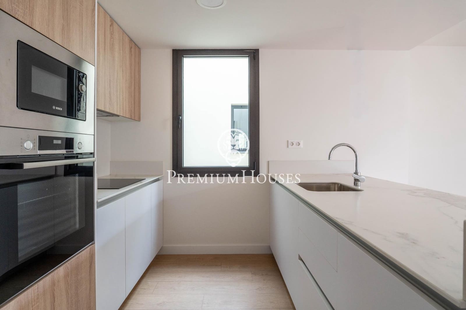 4 bedroom Penthouse for sale in Vilanova i la Geltru with pool - € 795,000 (Ref: 9536101)