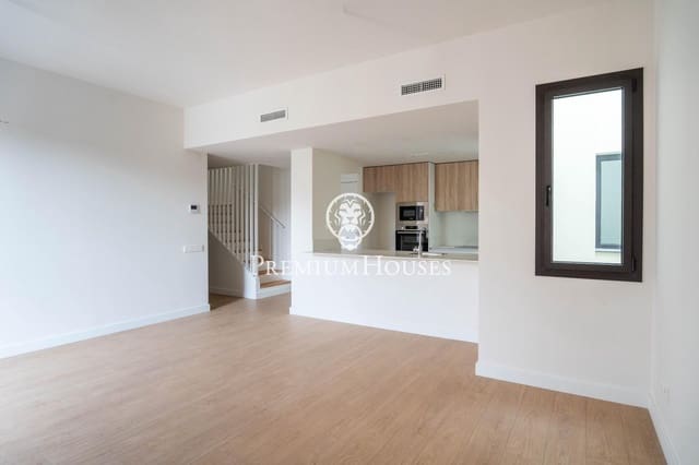 4 chambre Penthouse à vendre à Vilanova i la Geltrú avec piscine - 795 000 € (Ref: 9536101)