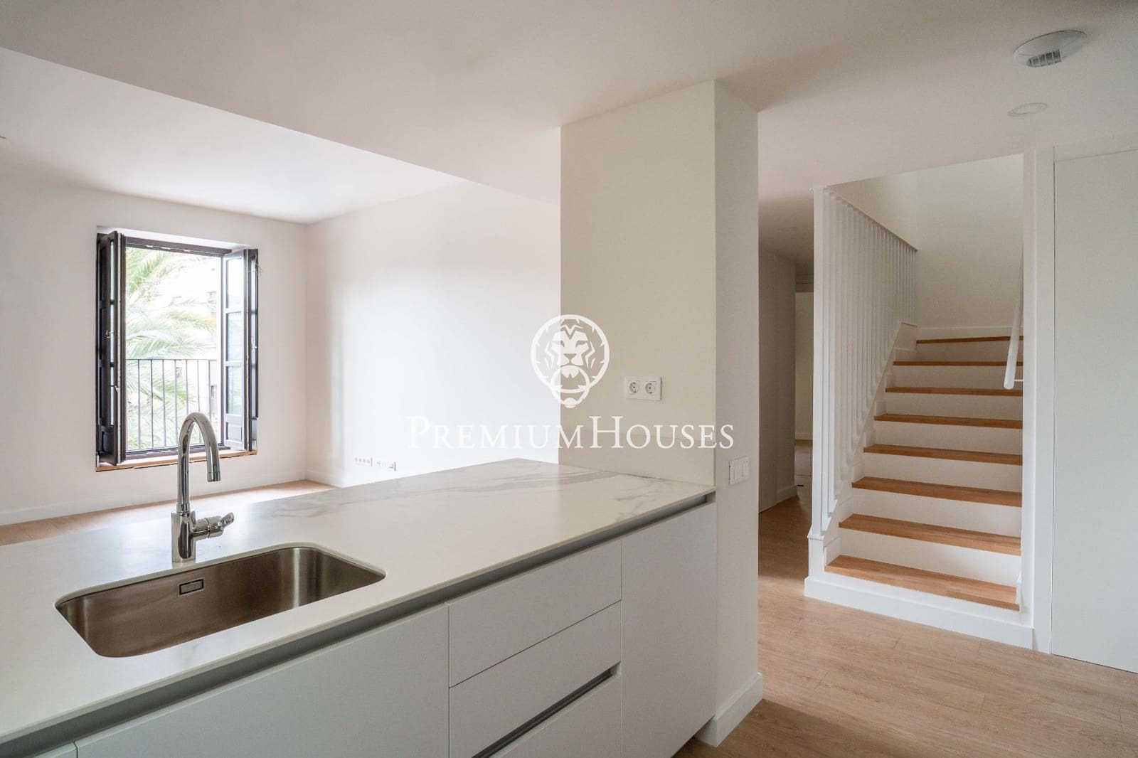 4 bedroom Penthouse for sale in Vilanova i la Geltru with pool - € 795,000 (Ref: 9536101)