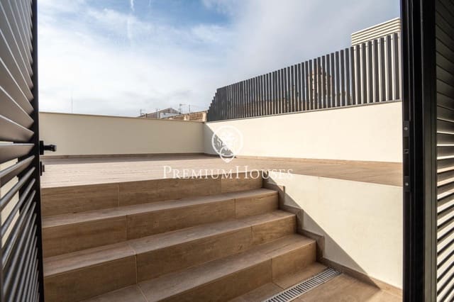 4 Zimmer Penthouse zu verkaufen in Vilanova i la Geltrú mit Pool - 795.000 € (Ref: 9536101)