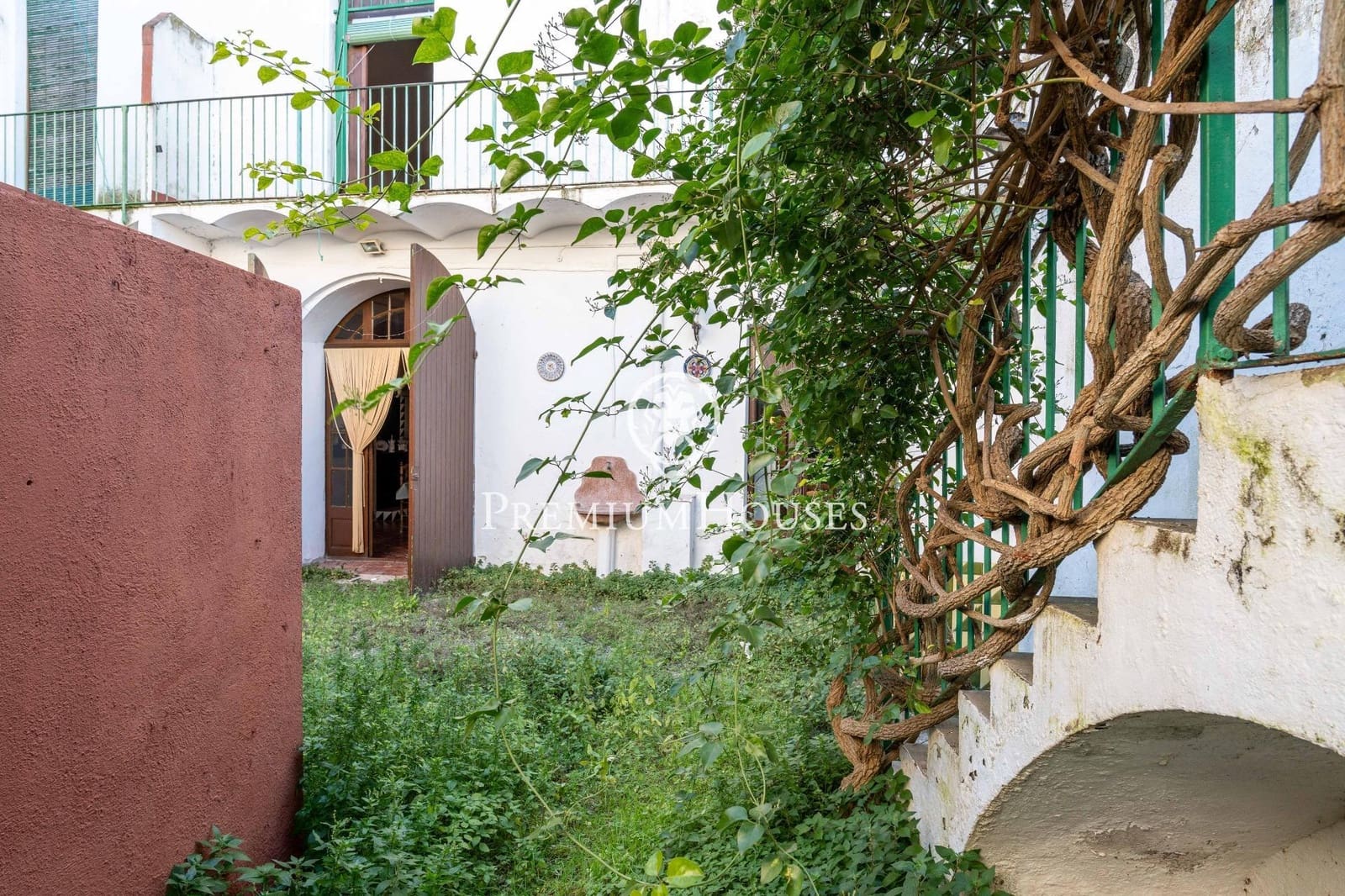 3 bedroom Townhouse for sale in La Secuita with garage - € 400,000 (Ref: 9548441)