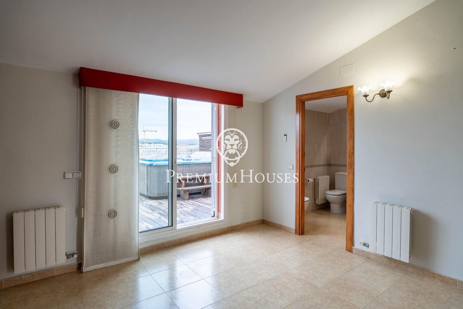 4 slaapkamer Penthouse te koop in Vilanova i la Geltru - € 590.000 (Ref: 9551910)