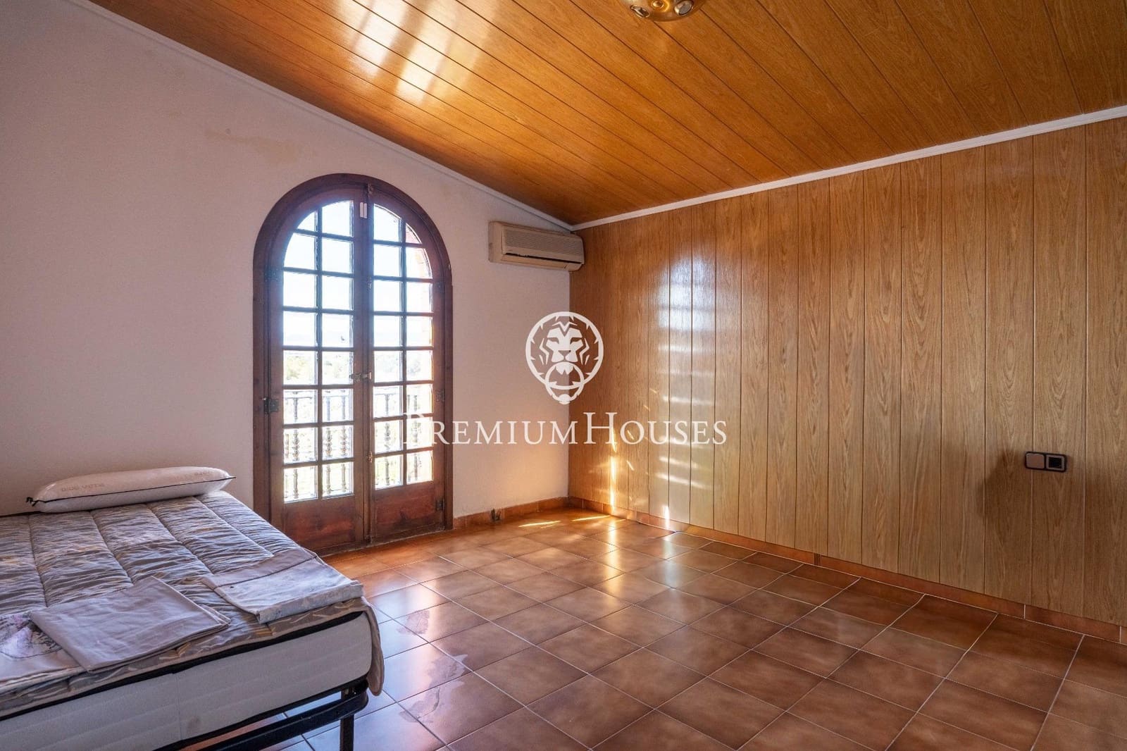 9 bedroom Finca/Country House for sale in El Catllar with pool garage - € 646,000 (Ref: 9562077)