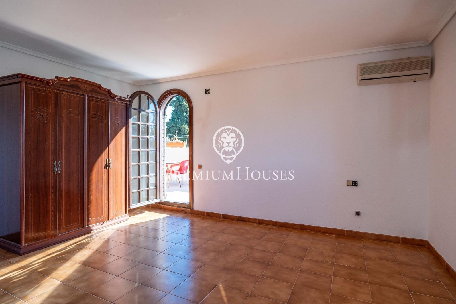 9 bedroom Finca/Country House for sale in El Catllar with pool garage - € 646,000 (Ref: 9562077)