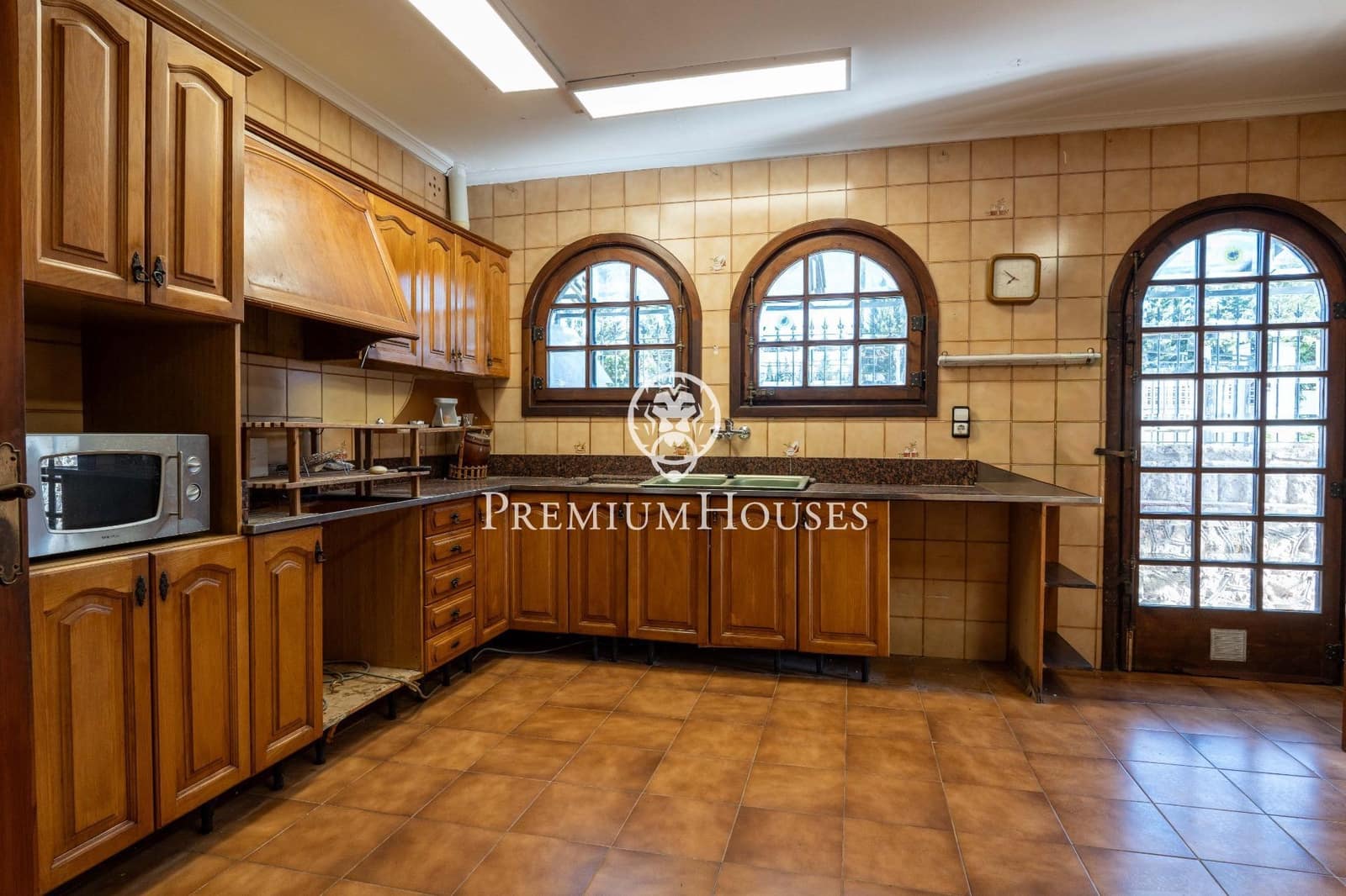 9 bedroom Finca/Country House for sale in El Catllar with pool garage - € 646,000 (Ref: 9562077)