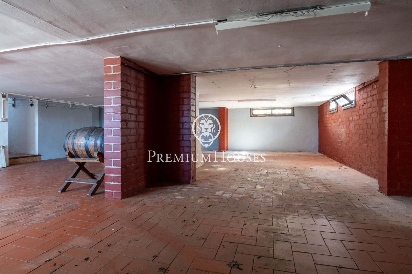 9 bedroom Finca/Country House for sale in El Catllar with pool garage - € 646,000 (Ref: 9562077)