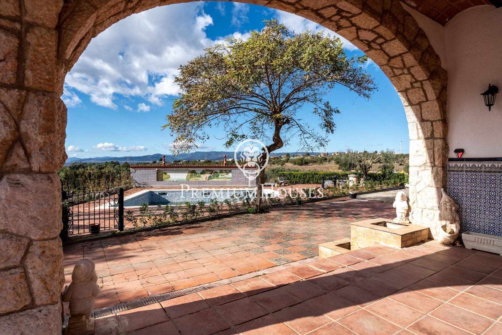 9 bedroom Finca/Country House for sale in El Catllar with pool garage - € 646,000 (Ref: 9562077)