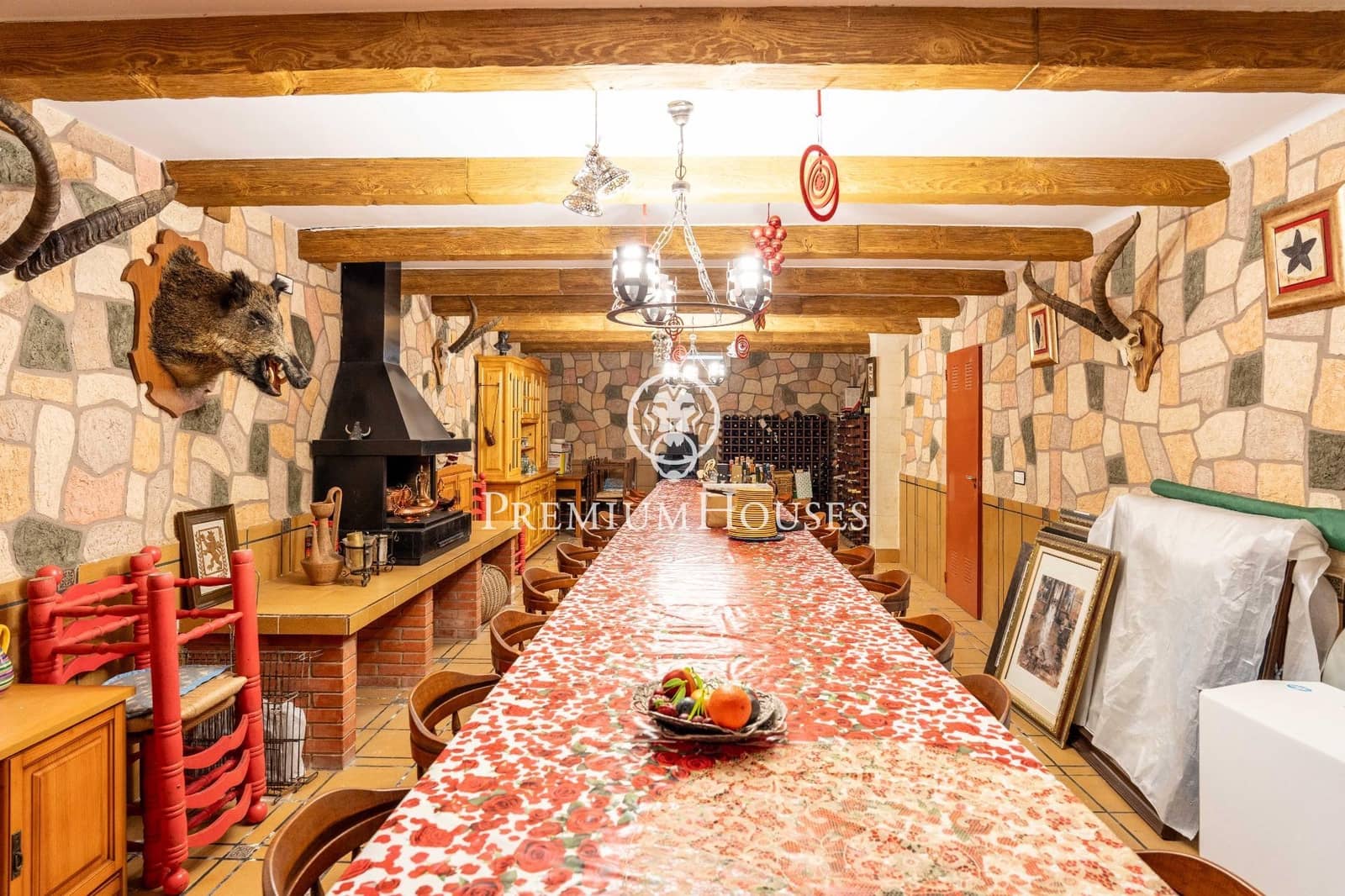 5 bedroom Villa for sale in Salou with garage - € 875,000 (Ref: 9562080)