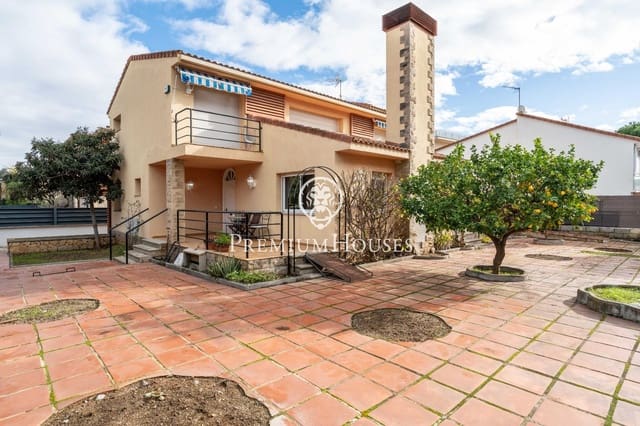 5 chambre Villa/Maison à vendre à Salou avec garage - 875 000 € (Ref: 9562080)