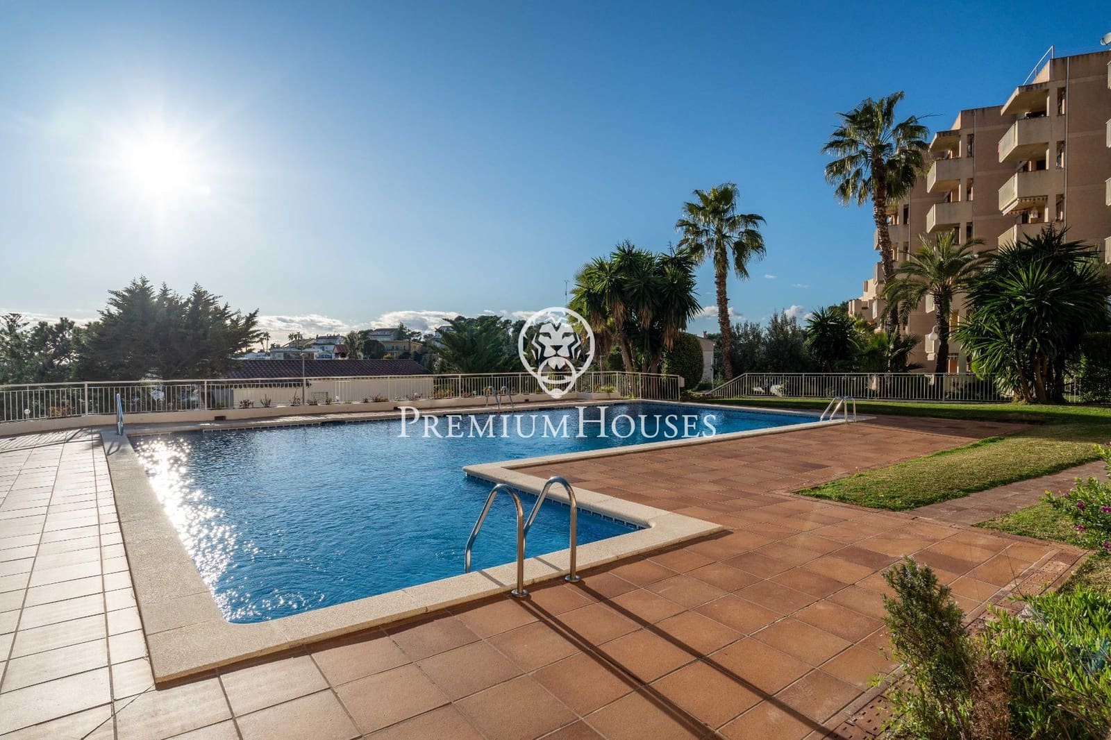 2 bedroom Apartment for sale in Sant Pere de Ribes with pool - € 390,000 (Ref: 9574807)