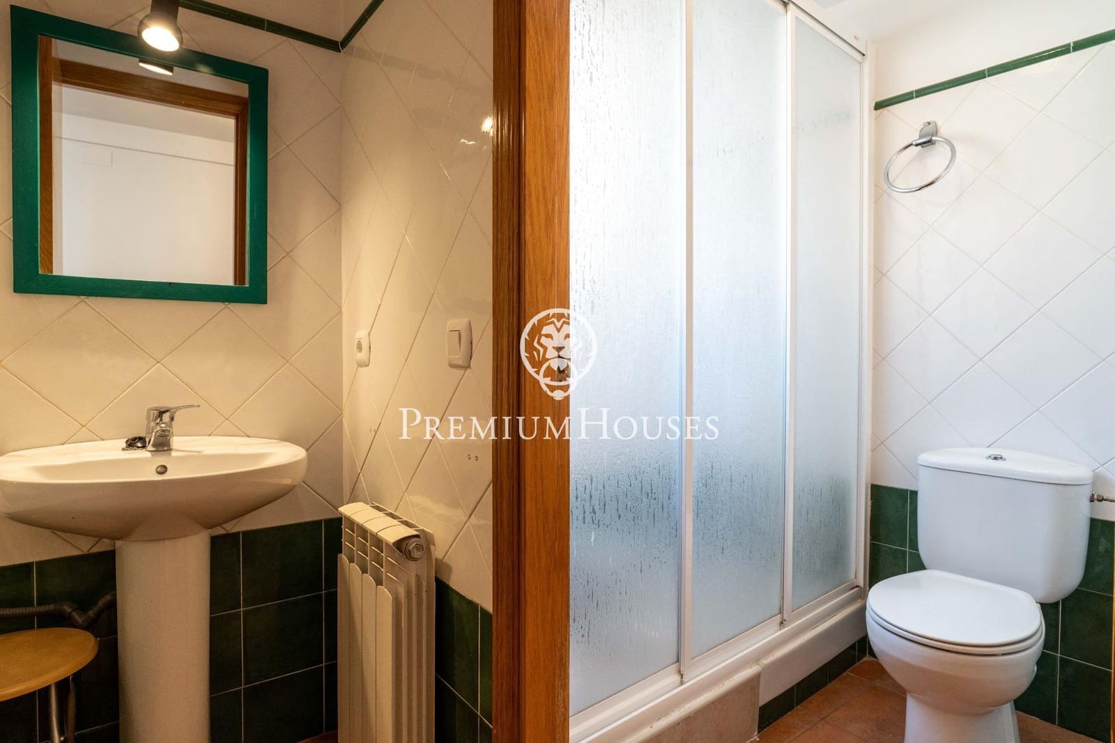 14 bedroom Hotel for sale in Montblanc - € 975,000 (Ref: 9591579)