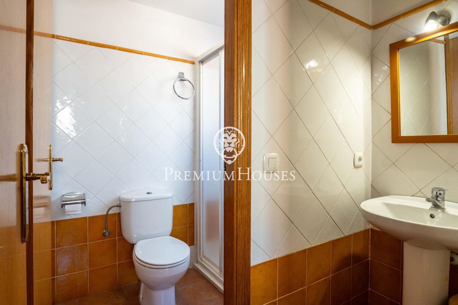 14 bedroom Hotel for sale in Montblanc - € 975,000 (Ref: 9591579)