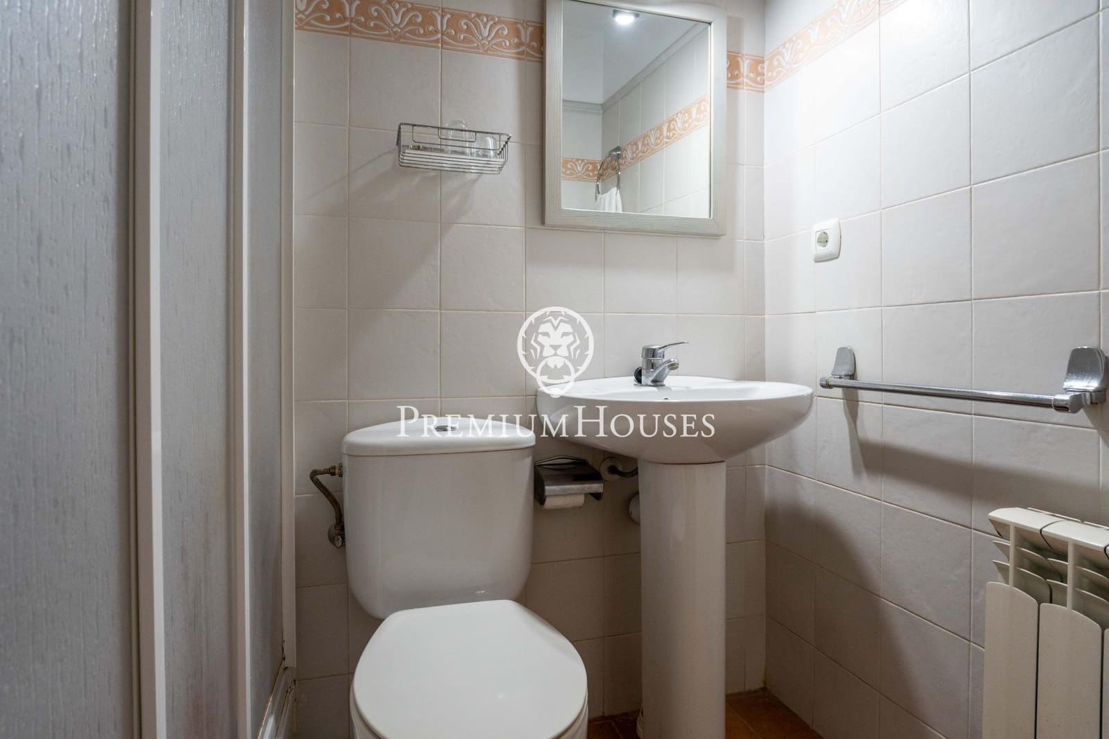 14 bedroom Hotel for sale in Montblanc - € 975,000 (Ref: 9591579)