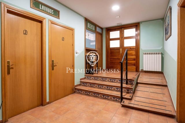 14 bedroom Hotel for sale in Montblanc - € 975,000 (Ref: 9591579)