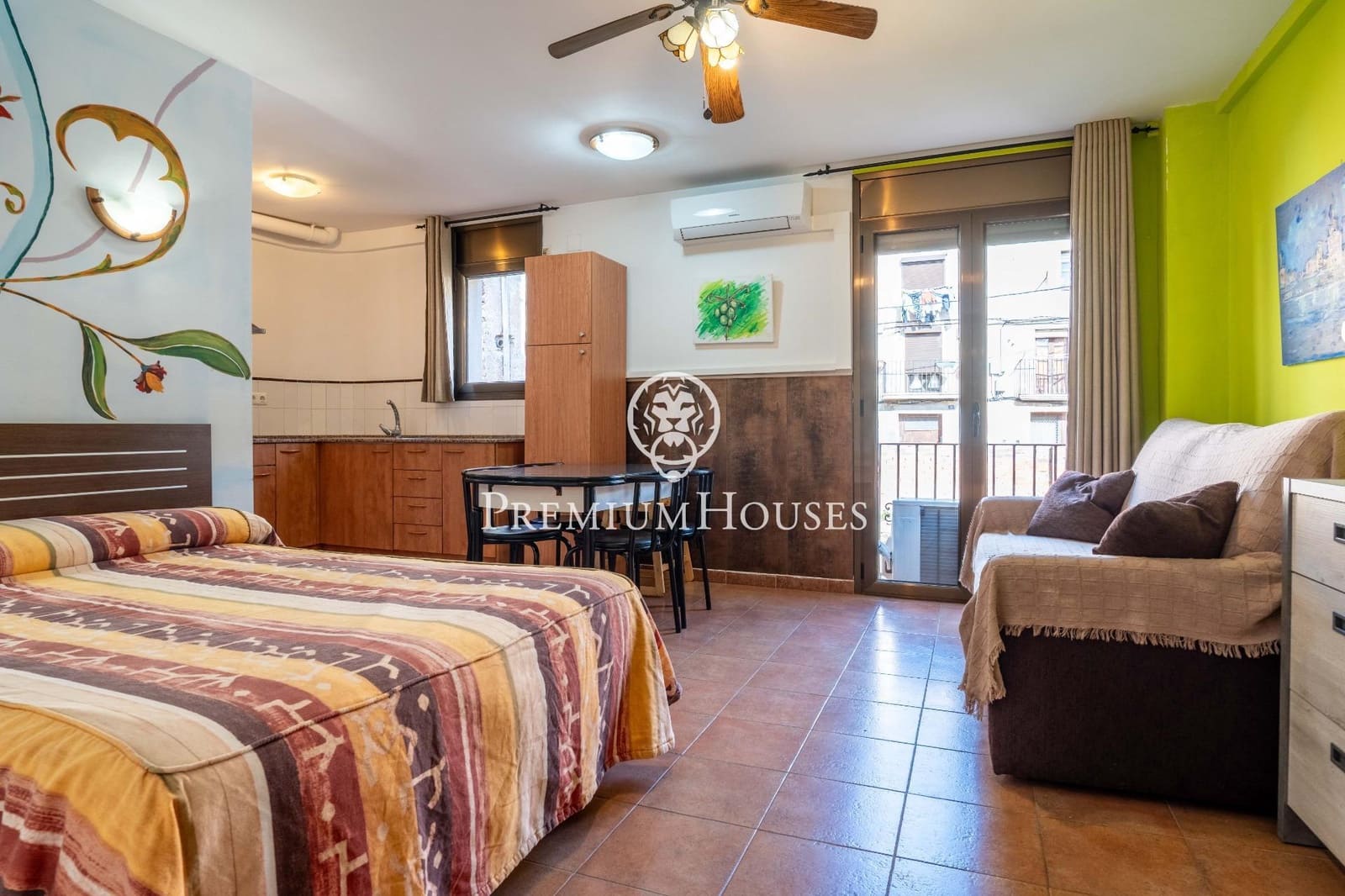 14 bedroom Hotel for sale in Montblanc - € 975,000 (Ref: 9591579)