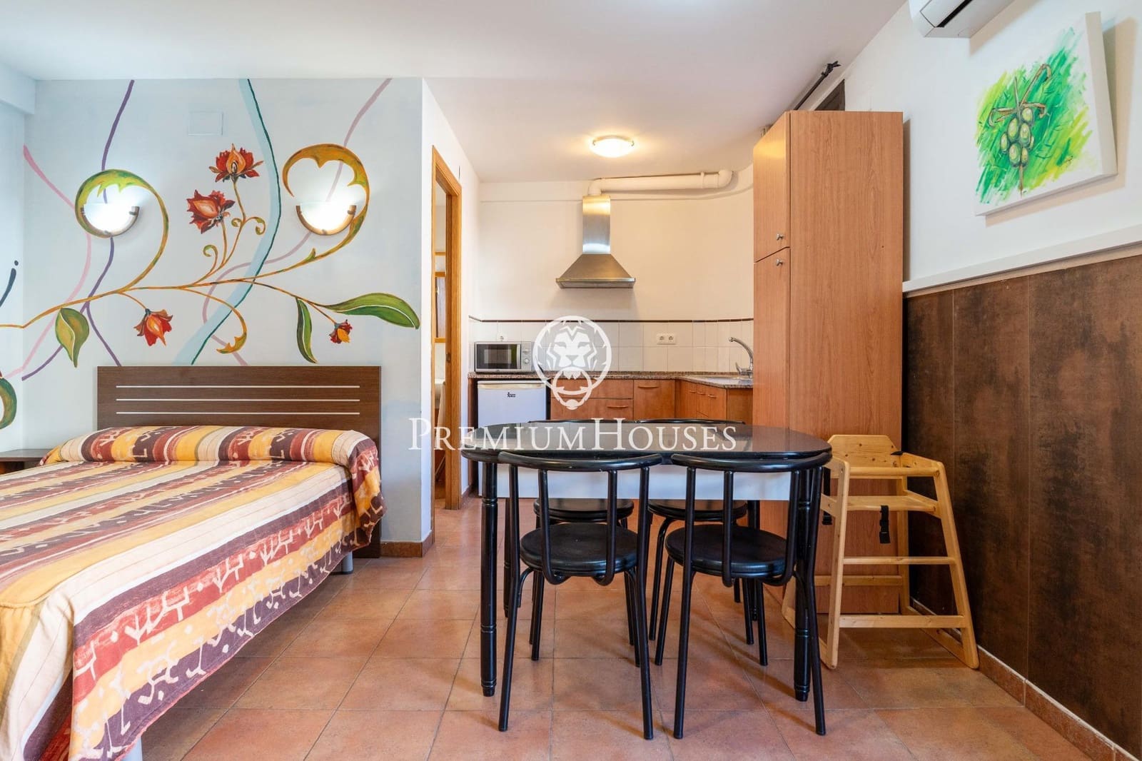 14 bedroom Hotel for sale in Montblanc - € 975,000 (Ref: 9591579)