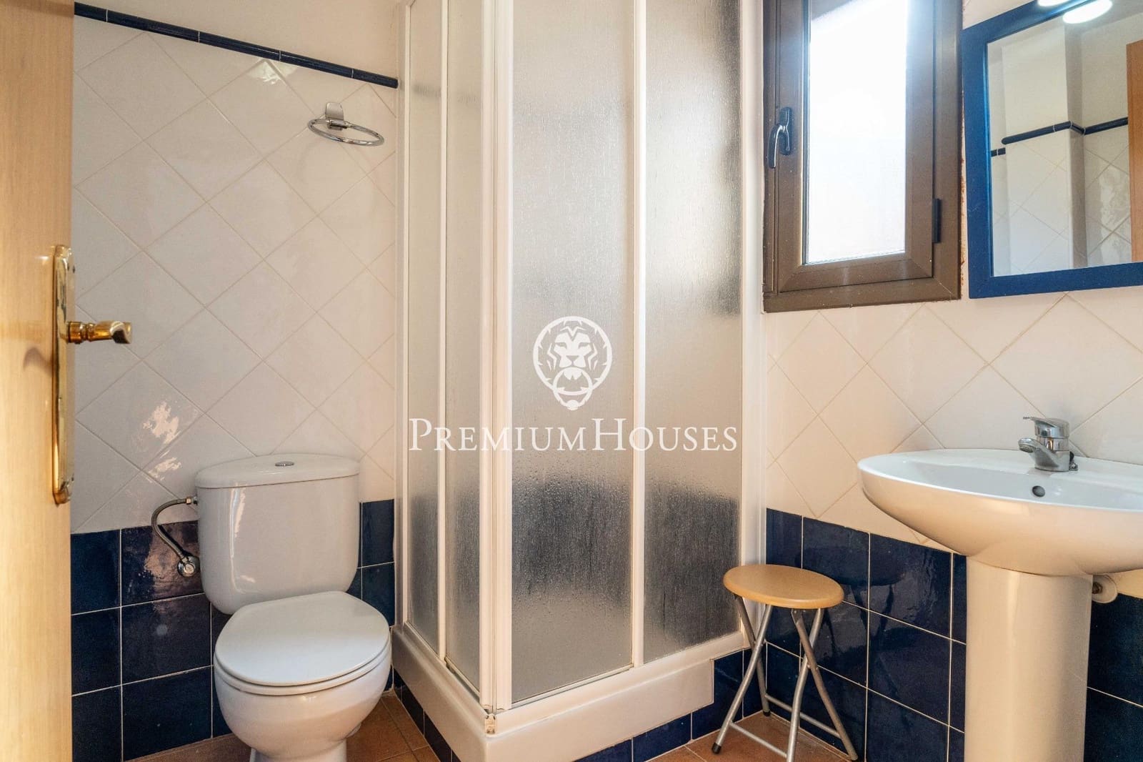 14 bedroom Hotel for sale in Montblanc - € 975,000 (Ref: 9591579)