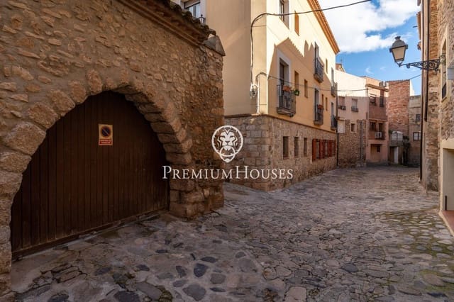 14 bedroom Hotel for sale in Montblanc - € 975,000 (Ref: 9591579)