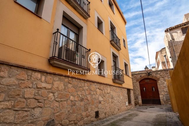 14 bedroom Hotel for sale in Montblanc - € 975,000 (Ref: 9591579)