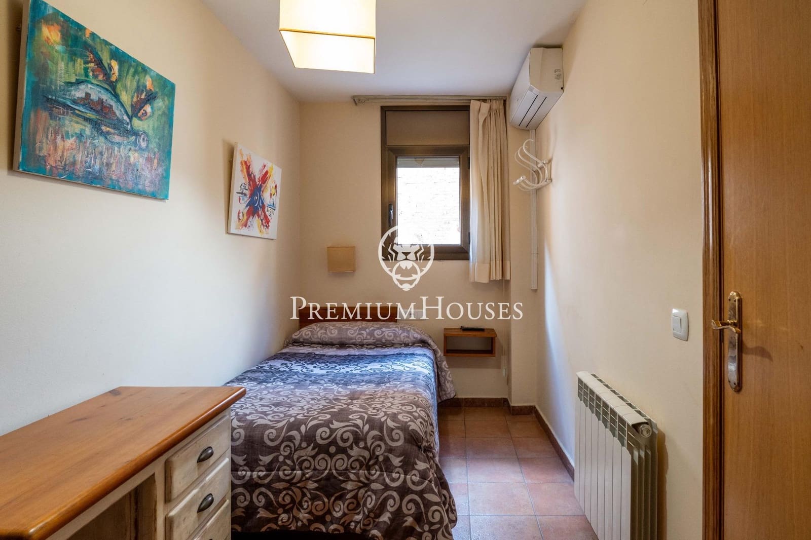 14 bedroom Hotel for sale in Montblanc - € 975,000 (Ref: 9591579)