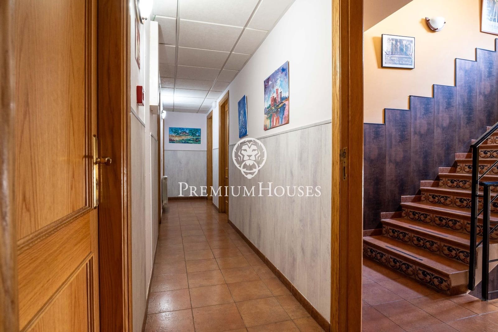 14 bedroom Hotel for sale in Montblanc - € 975,000 (Ref: 9591579)