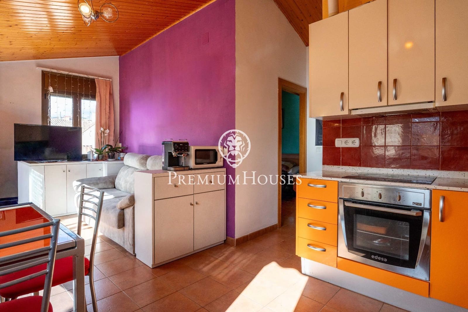 14 bedroom Hotel for sale in Montblanc - € 975,000 (Ref: 9591579)