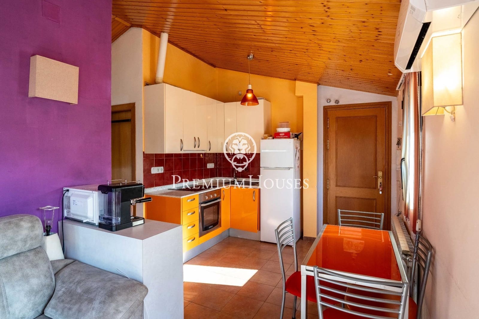 14 bedroom Hotel for sale in Montblanc - € 975,000 (Ref: 9591579)