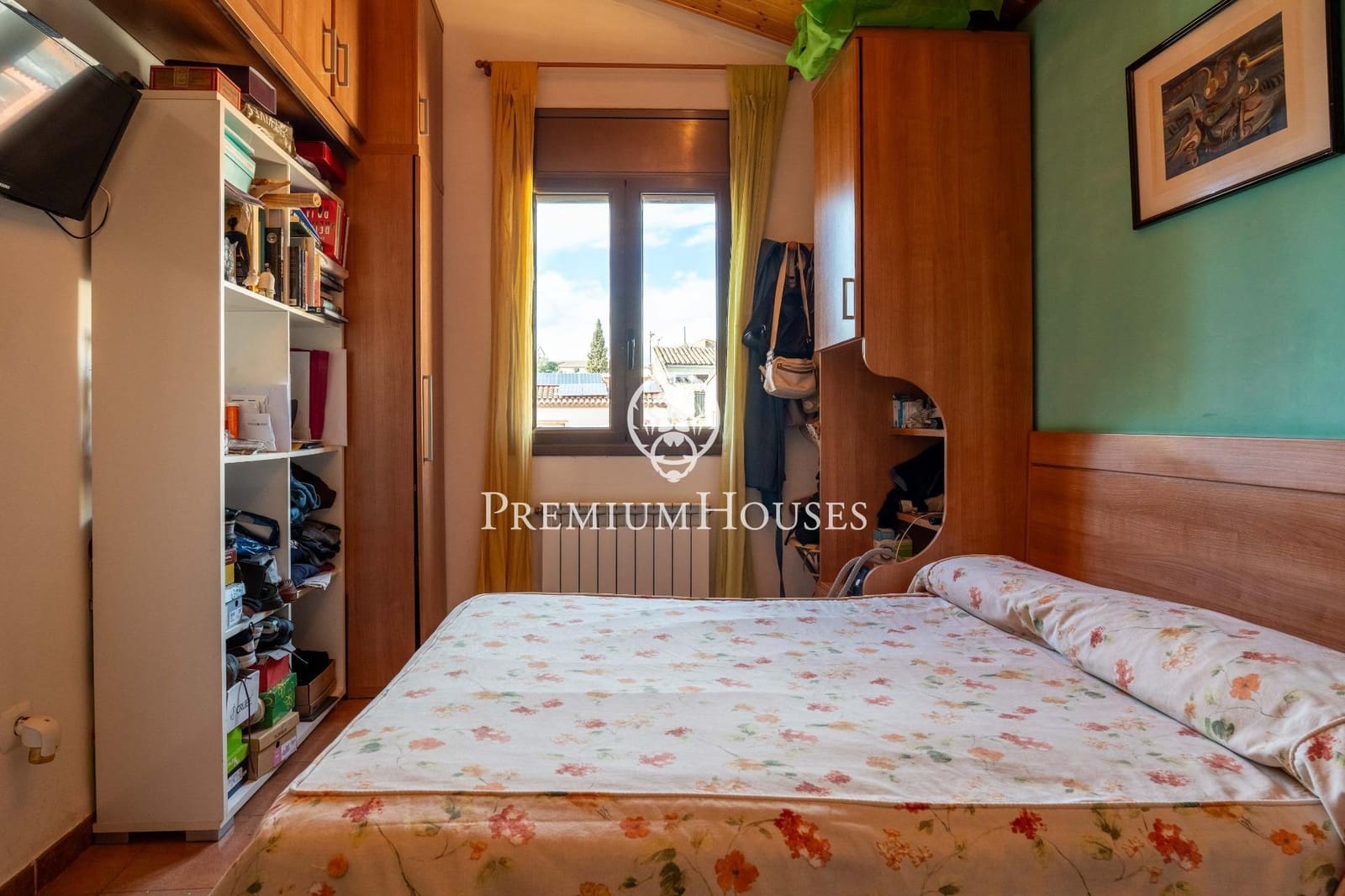 14 bedroom Hotel for sale in Montblanc - € 975,000 (Ref: 9591579)