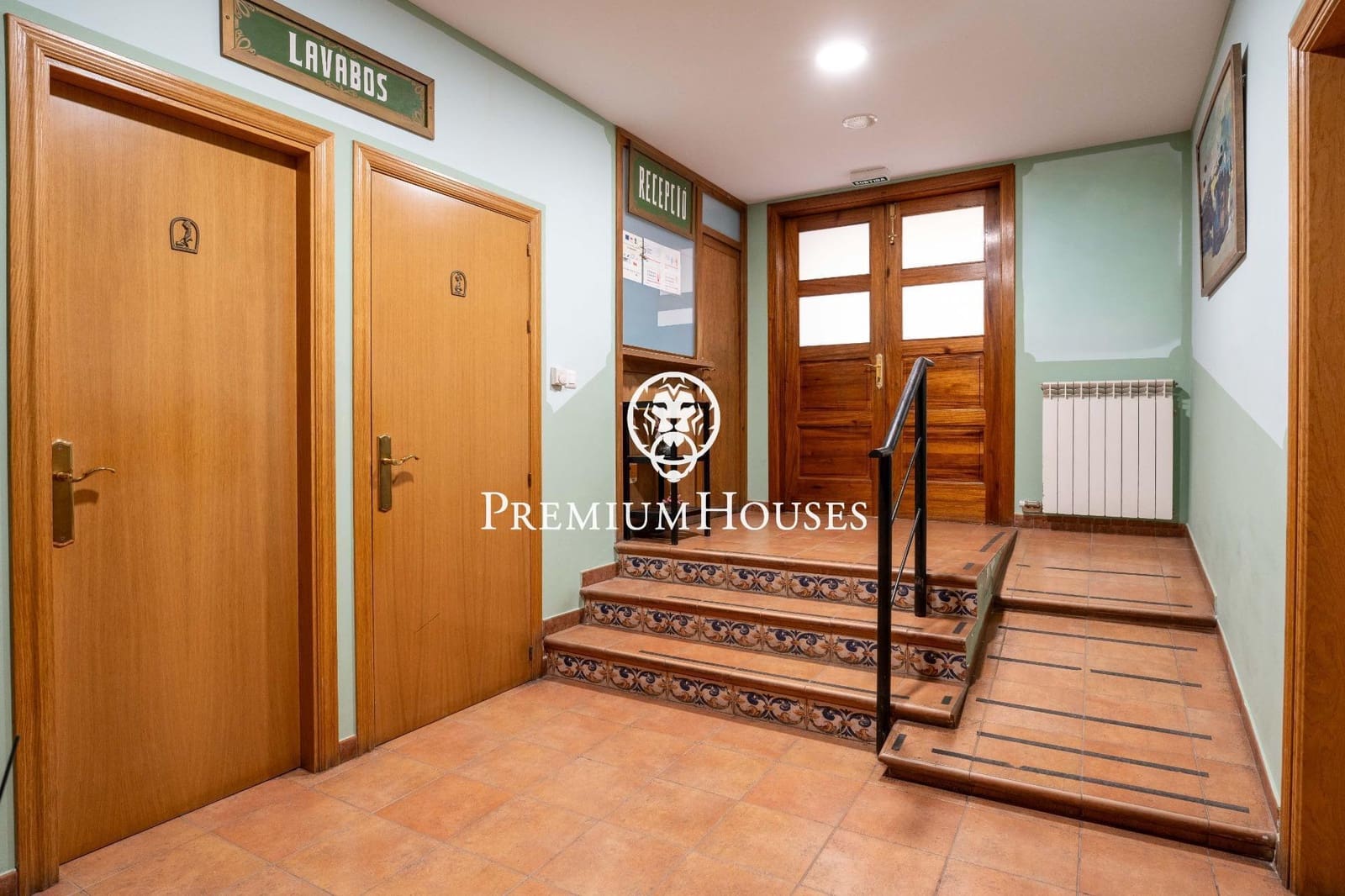 14 bedroom Hotel for sale in Montblanc - € 975,000 (Ref: 9591579)